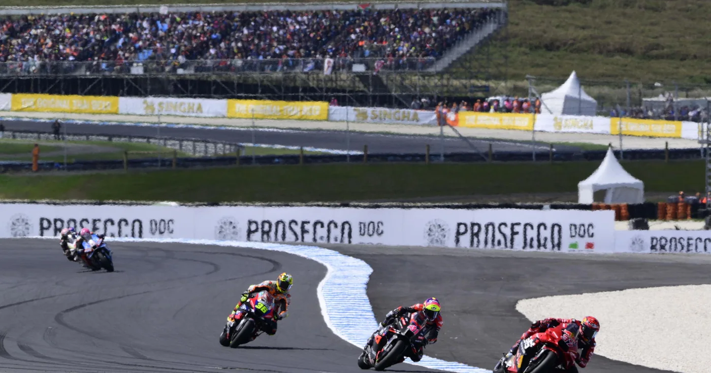 Пилотам MotoGP грозит отстранение от двух последних этапов за отказ ехать в Катар