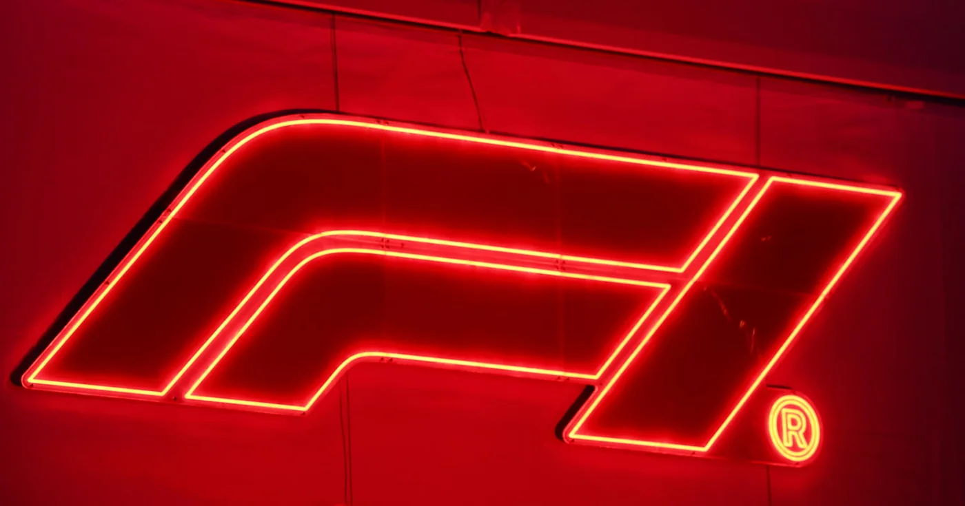 Formula 1 и Leica выпустили специальную камеру Q3 43 Formula 1