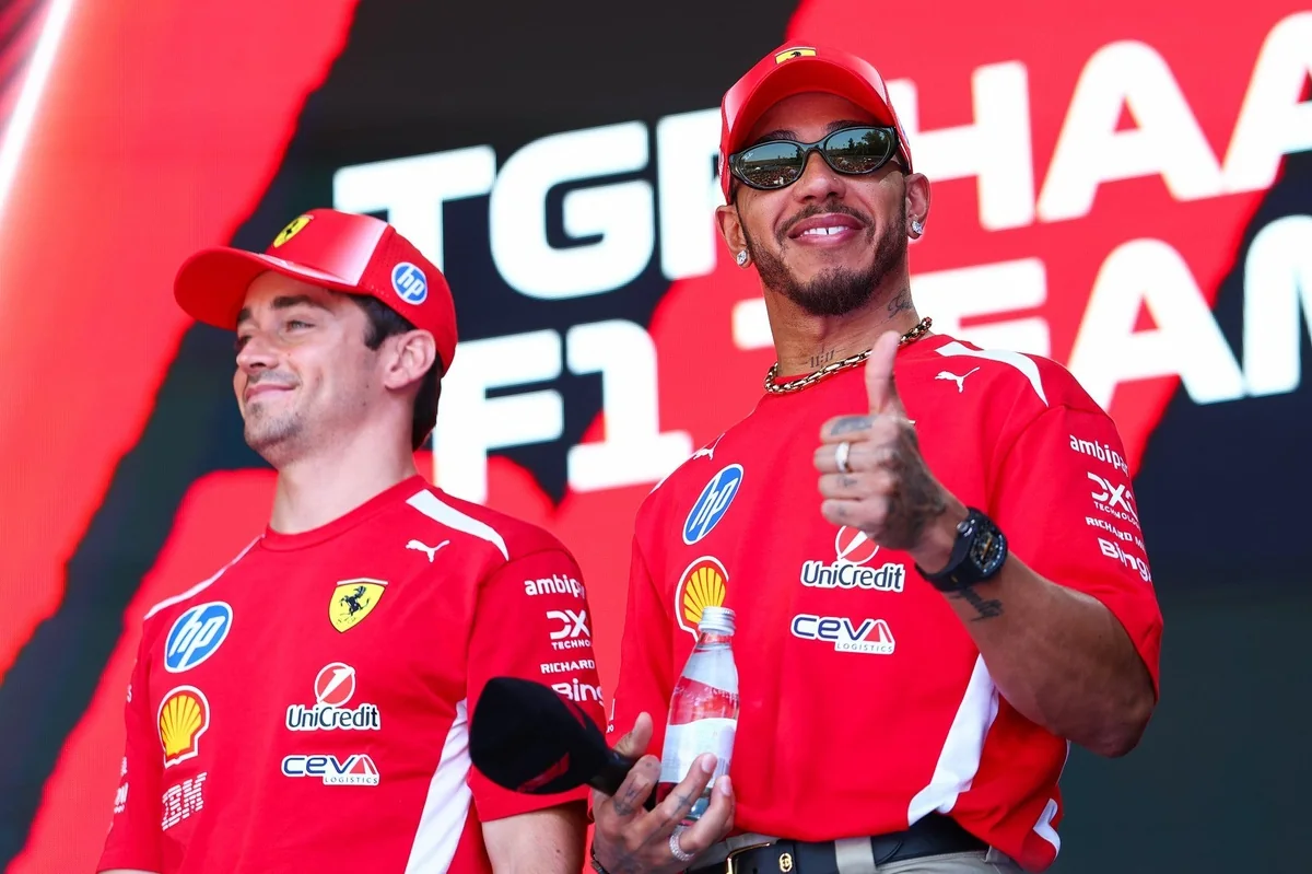 Ferrari представила специальные костюмы в честь Михаэля Шумахера