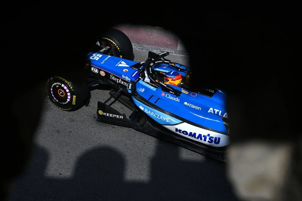 Новый кузов Williams помог Carlos Sainz выйти в Q3 в Баку