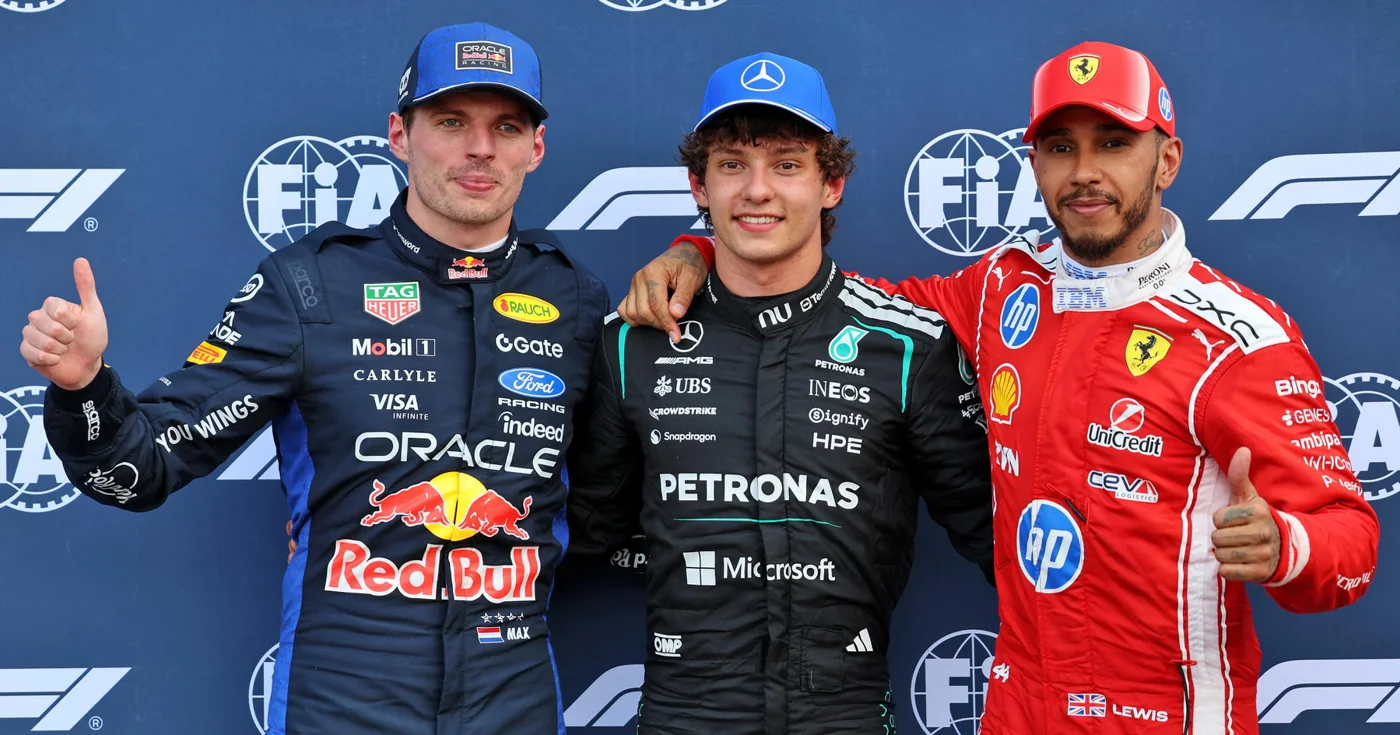 Карлос Сайнс попросил лидеров F1 терпеливее относиться к синим флагам