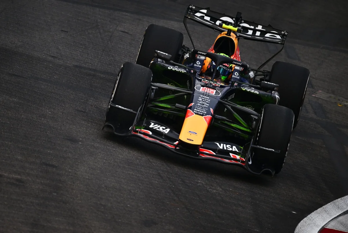 Исак Хаджар назвал Red Bull «неуправляемым» после провальной спринт-квалификации в Сингапуре