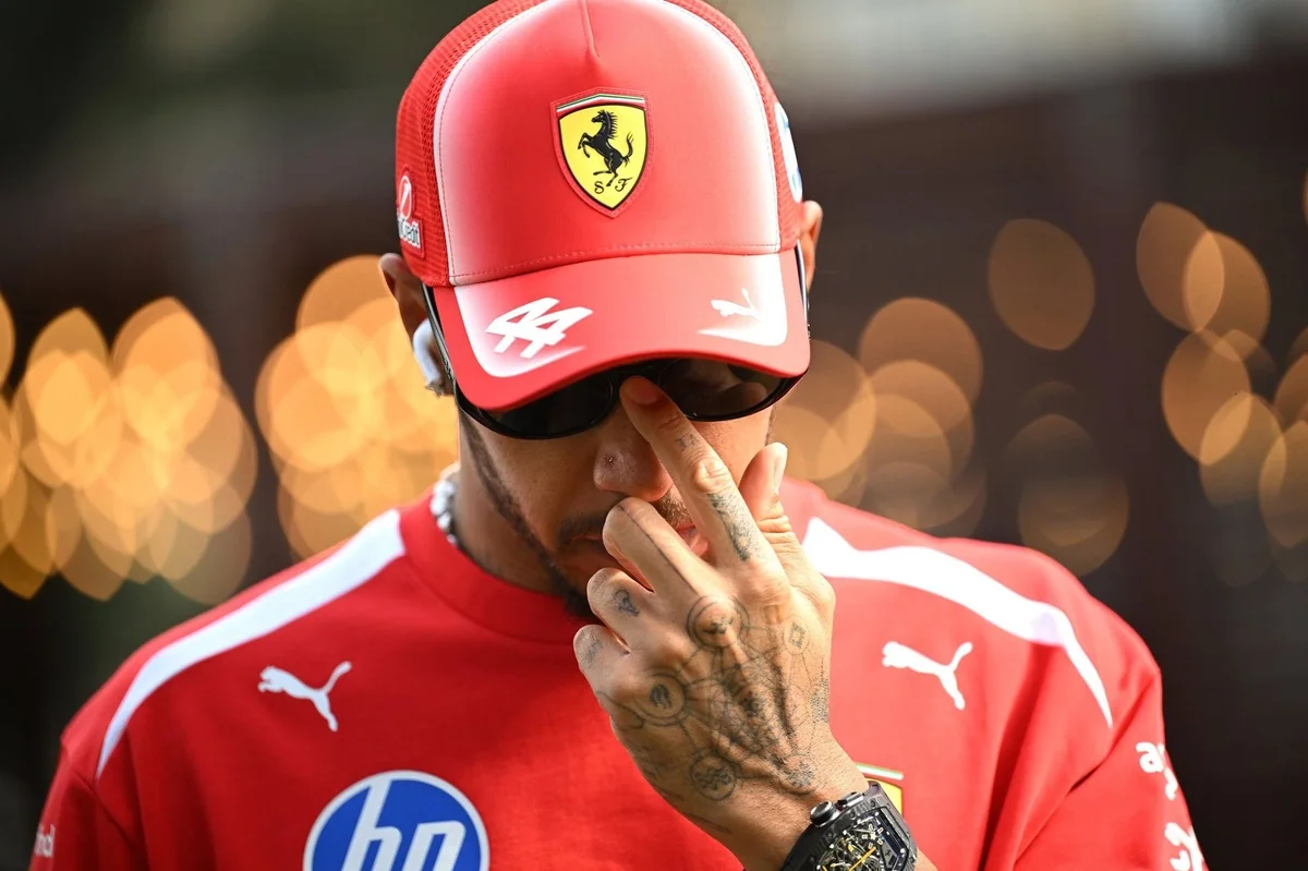 Lewis Hamilton связал шестое место в Баку со стратегией Ferrari и проблемами с шинами