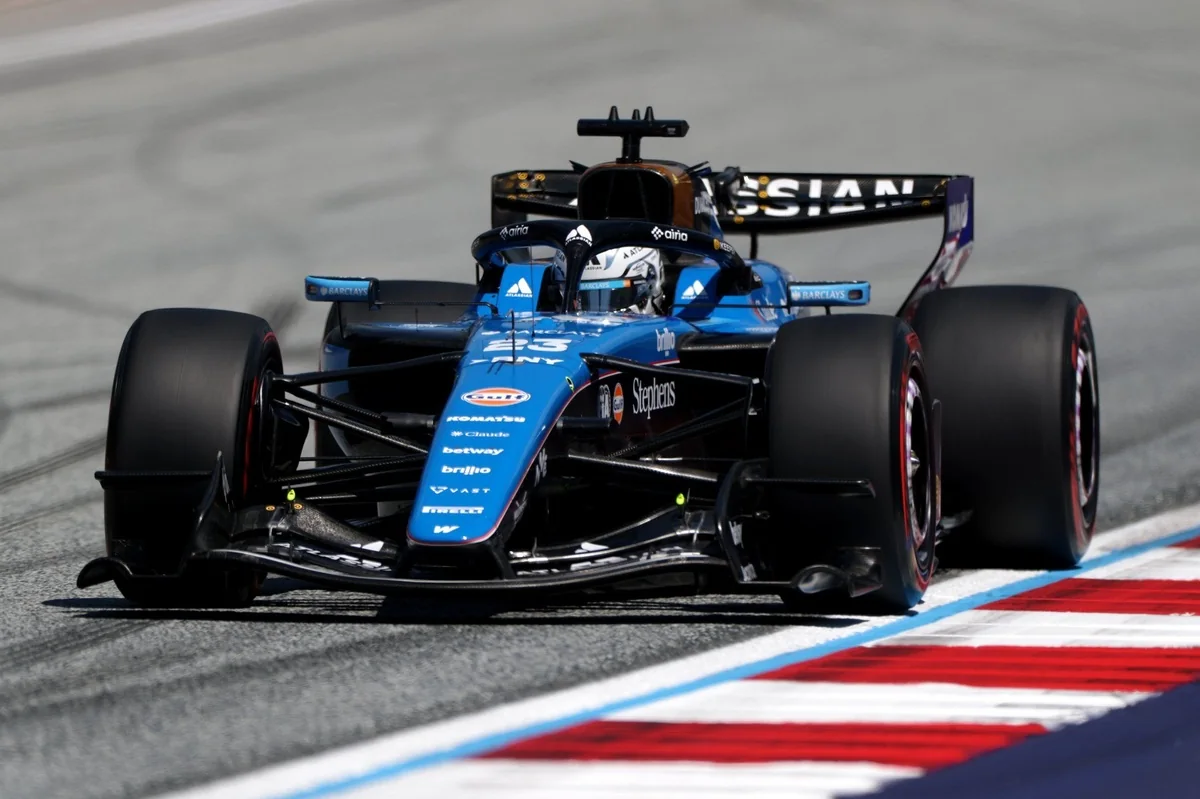 Уильям Бакстон раскритиковал Williams за невыполненные обещания в 2026 году